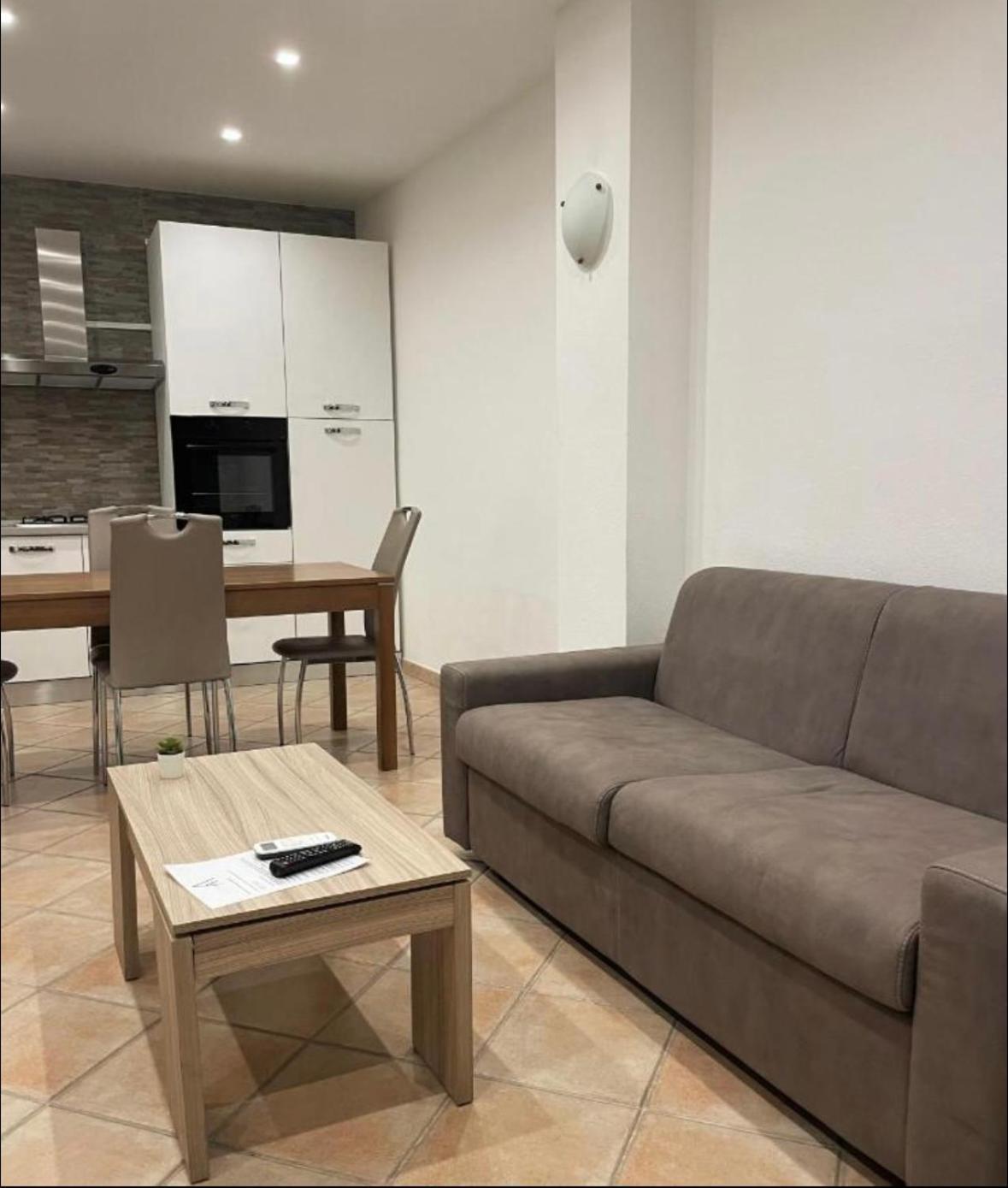 Square Inn Apartment Olbia Kültér fotó