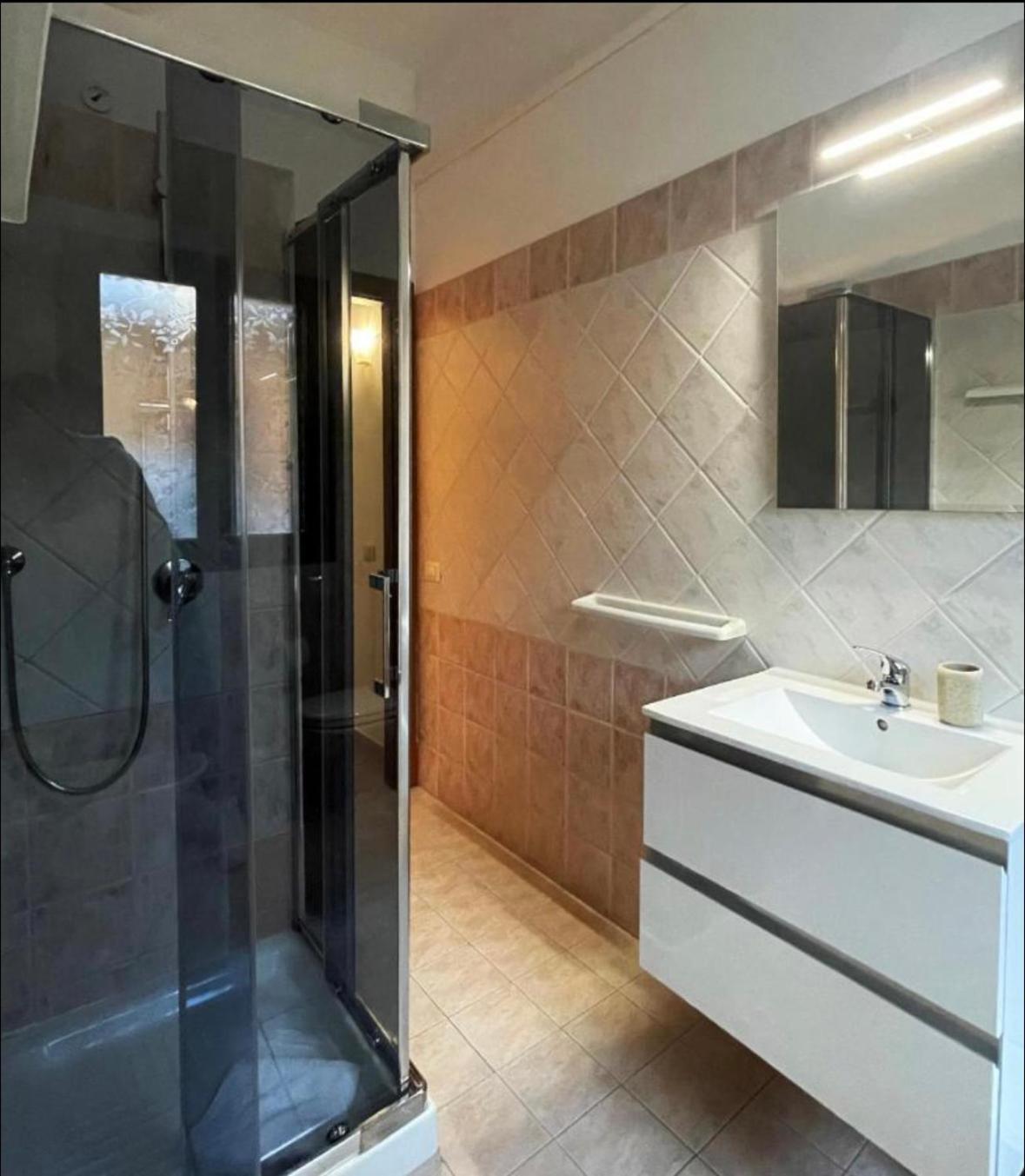 Square Inn Apartment Olbia Kültér fotó
