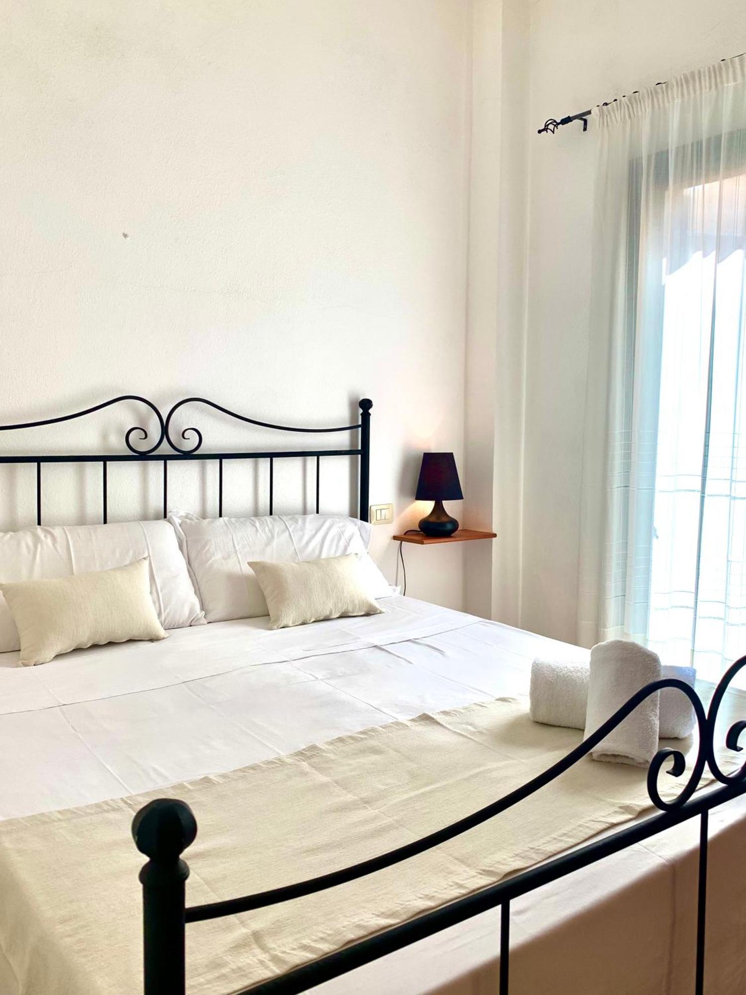 Square Inn Apartment Olbia Kültér fotó